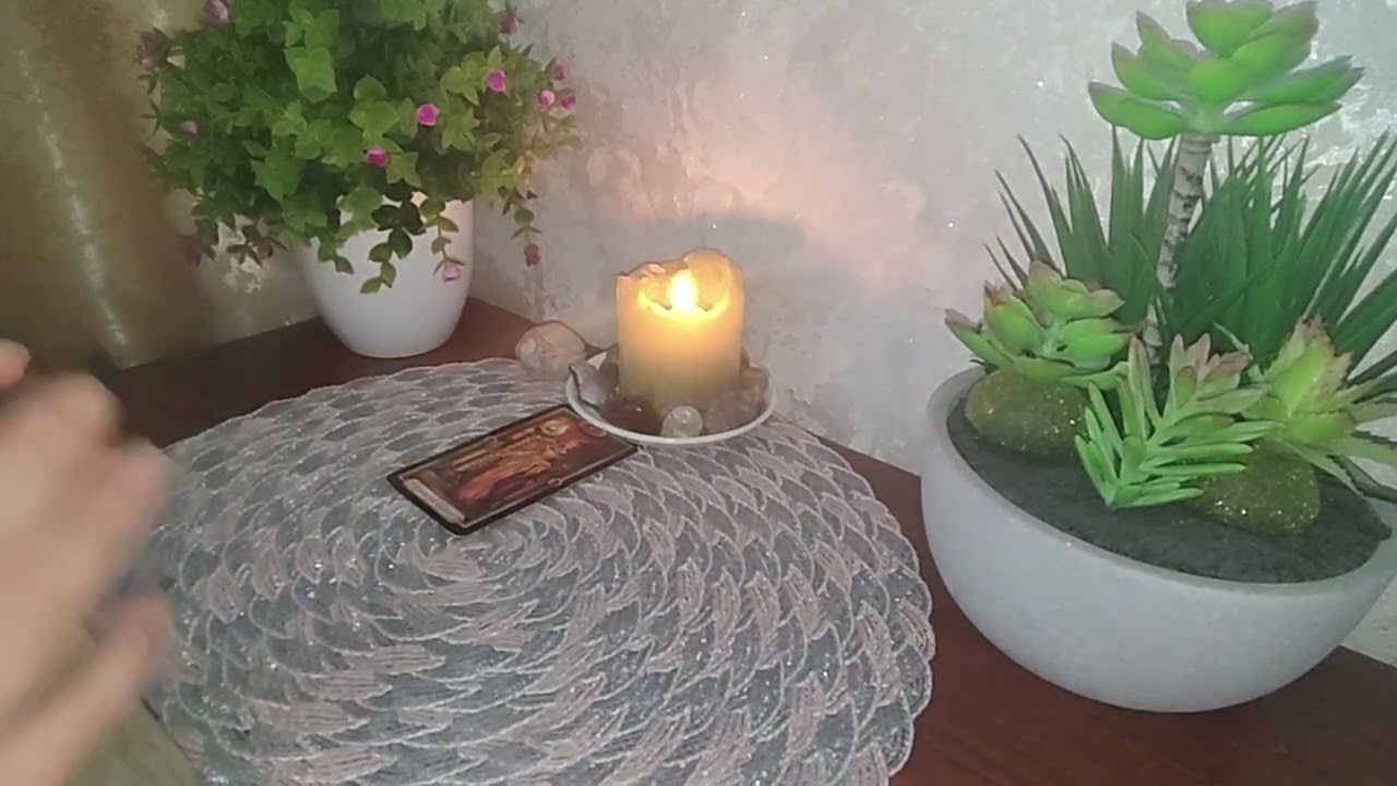 🎁🍀 Что или кто на пороге ⁉️ Расклад таро на 4 Королевы💞