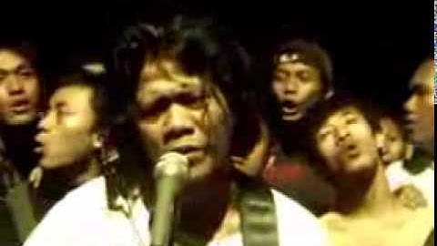 BERANDAL MALAM DIBANGKU TERMINAL ~ Iwan Fals Cover by:  MS Cuong