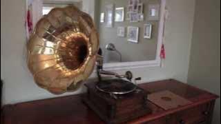 Gramophone playing 'When Summer is Gone'