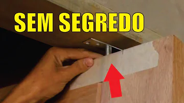 O que fica em volta da porta?