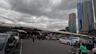 Queen Victoria Market adalah Pasar terkenal di Melbourne