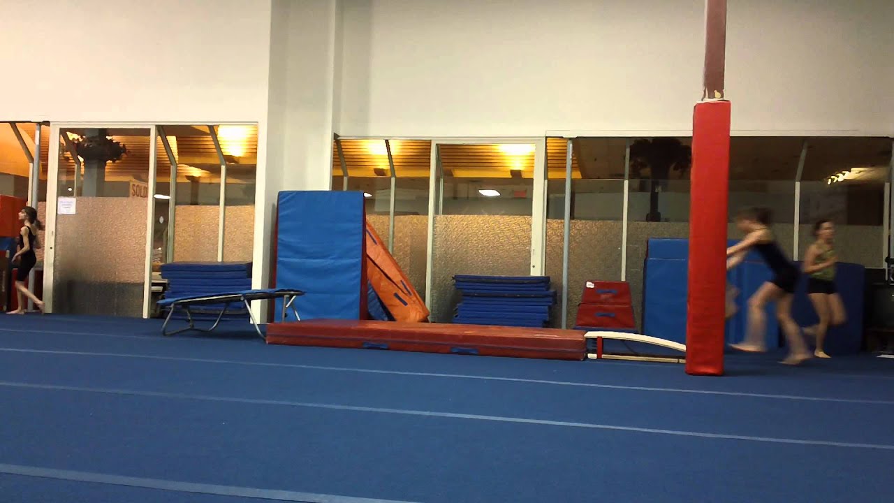 Vidéo de la dernière pratique du show de gymnastique des ados Groupe