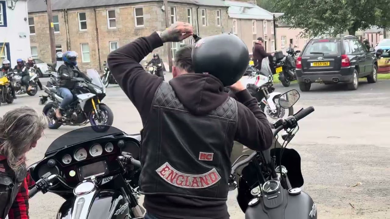 ROLLING THUNDER  ⚡️180 Hells Angels MC and Red Devils MC arrive in Newcastleton - Scotland
