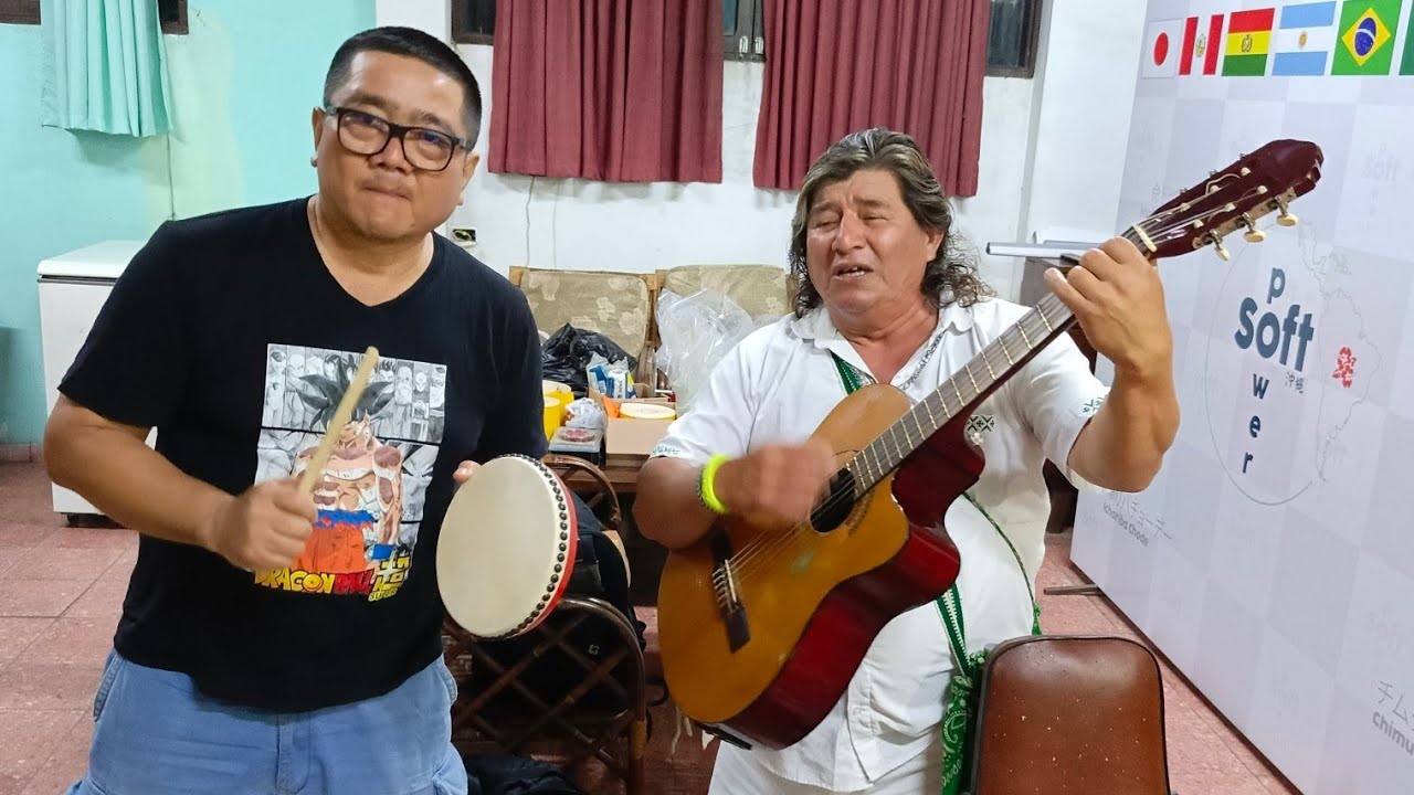 Junto a los artistas Chiqui y Chichi