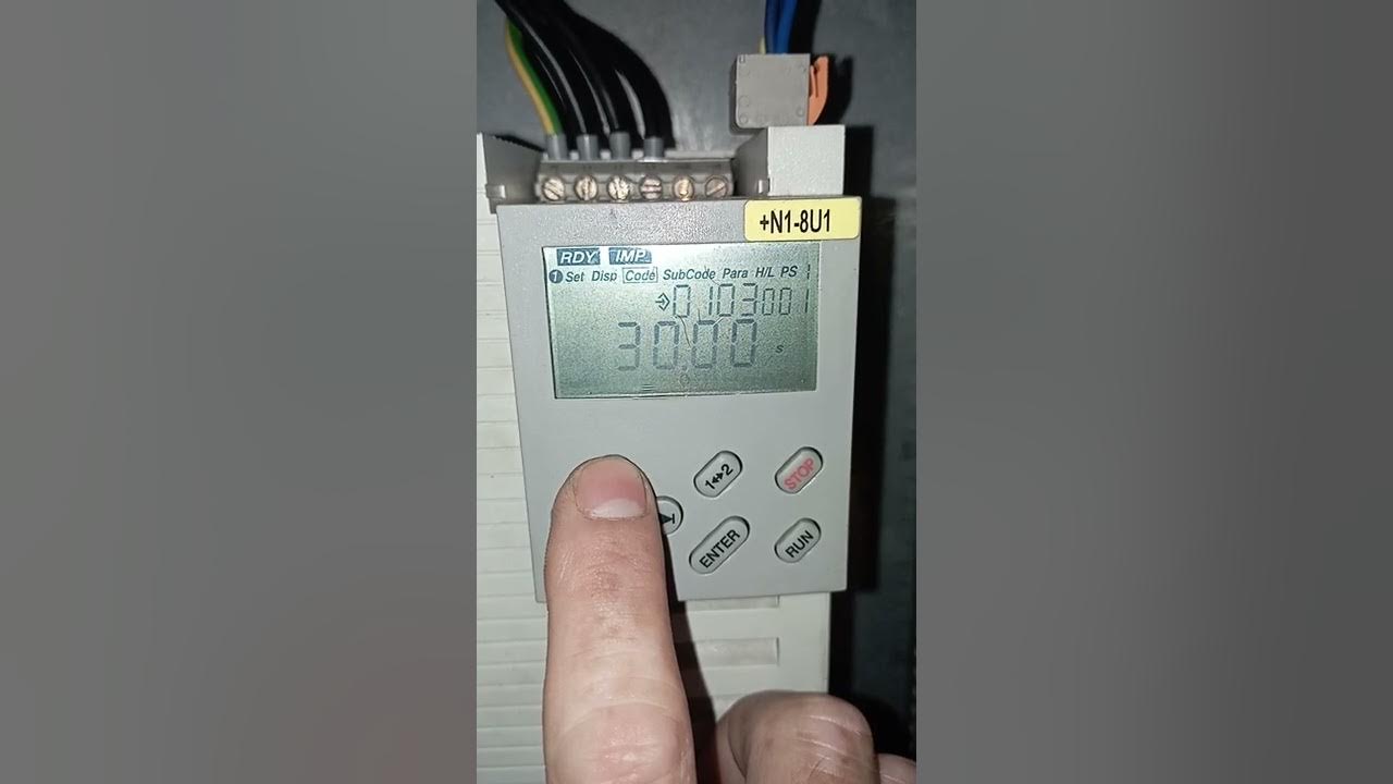 Lenze 8200 - Parameter setting with E82ZBC keypad ( vector control