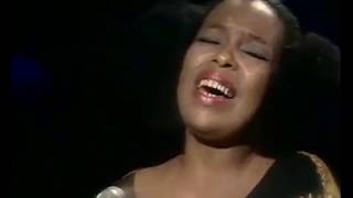 Video voorbeeld van "Roberta Flack - First Time Ever I Saw Your Face 1972"