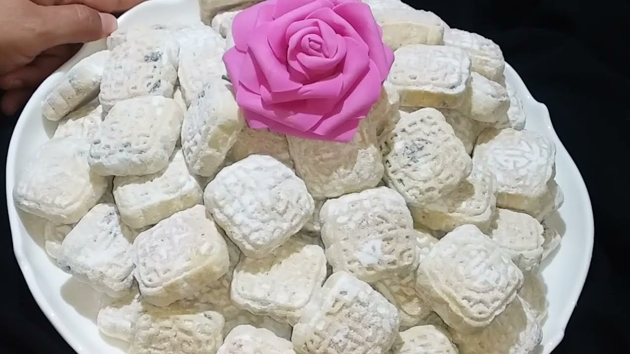 حلوة التمر او المعمول كتجي اكتر من رائعة