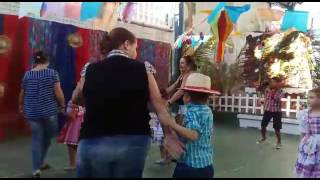 Bella Dança Com Mamãe... Que Mico Kkkkkkkkkkkkkkkkkkkkkkkkk