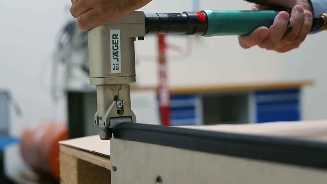 Easier installation of edge protection profiles by roll forming