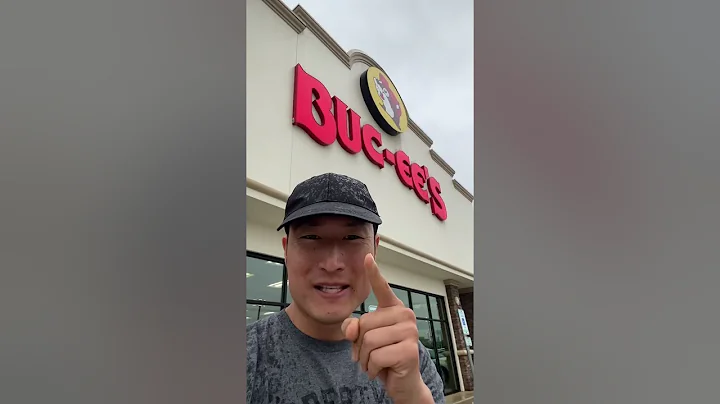 World’s Largest Gas Station Food ⛽️🥘 (Buc-ee’s)