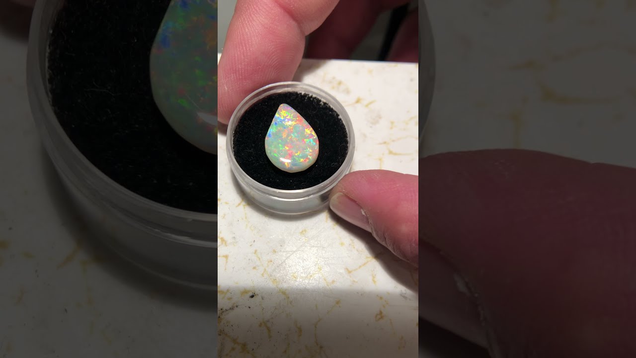 6ct Australian Crystal Opal. Tear drop cabochon 
