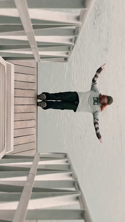 A DIVE INTO JEYE’S MUSIC VIDEO!