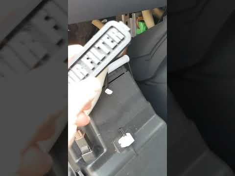 Broken cabin filter covers on Nissan Leaf. A viewer kindly sent me a 3D printed replacement.