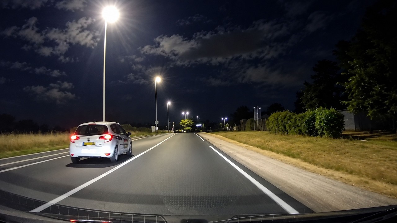 Delivery Driver Crosses Solid Line While Passing Dashcam Car