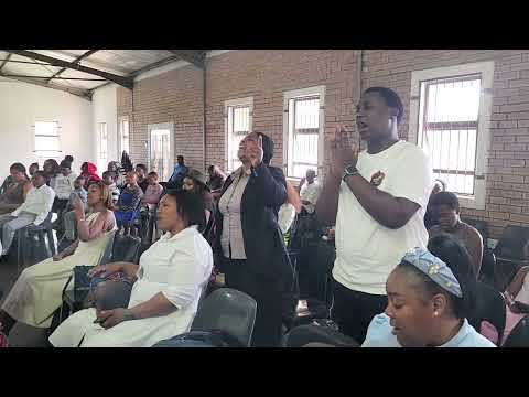 Pastor Molefe Noma Singahlupheka Okomzuzwana