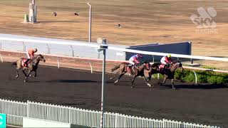 Vidéo de la course PMU PRIX BERNBOROUGH BUSINESS LUNCHES @ SILKS HANDICAP