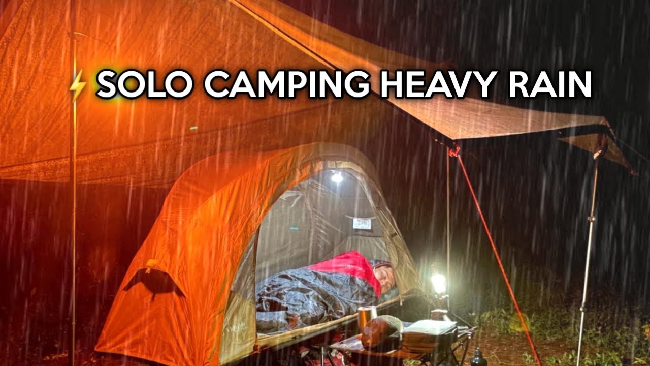 SOLO CAMPING HEAVY RAIN - BUILD SHELTER IN LONG HEAVY RAIN - ASMR - YouTube