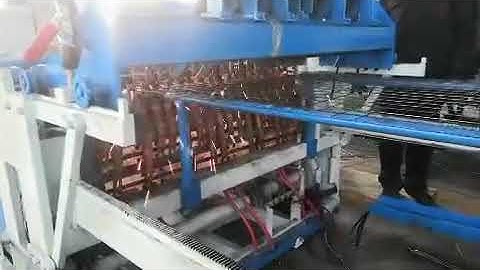 Servo motor pulling mesh welded wire mesh machine