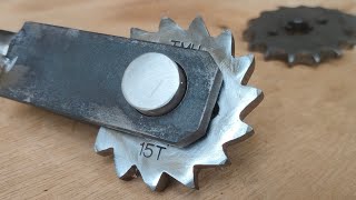 DIY/// How to make an iron vise using used gear that you have to try!