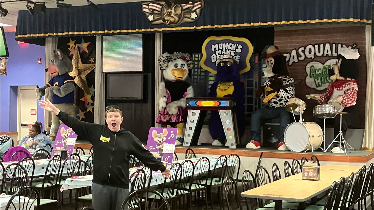 Exploring the Tinley Park Chuck E. Cheeses