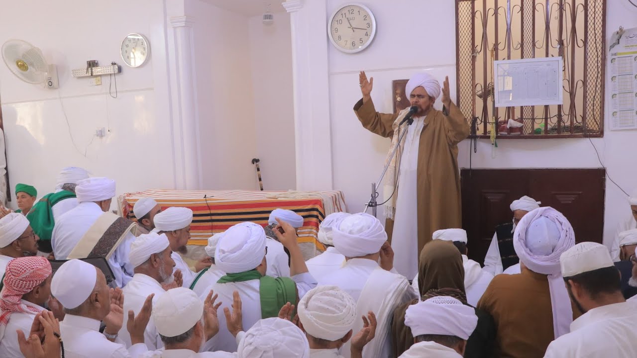 مباشر: جنازة الحبيب حسن بن أحمد ابن الشيخ أبي بكر بن سالم، عينات، حضرموت - عصر الجمعة 25 شعبان 1447