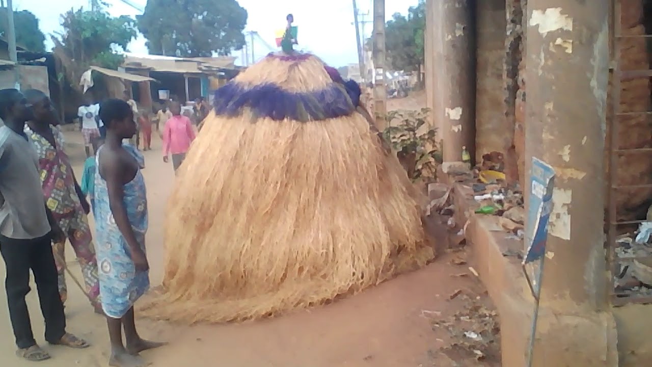 Zangbeto démonstration à mairie ab-calavi