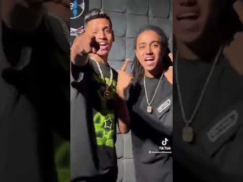 ده صحبي خد تليفوني يتصور وفي الاساس كداب بيحور حاله واتس