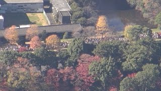 週末で多くの人で賑わう 皇居・乾通りの一般公開