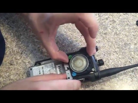 Como atualizar ou alterar um Motorola APX Housing