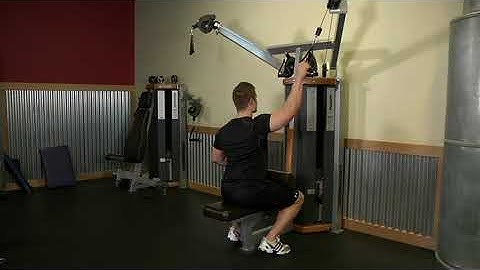 One Arm Lat Pulldown  Exercise Videos & Guides  Bodybuilding com
