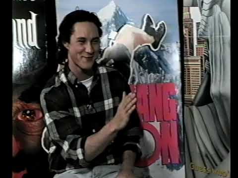 GUN DOG - Chair［OFFICIAL MUSIC VIDEO］ - YouTube