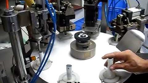 Máy chiết rót kẹp tuýp nhựa