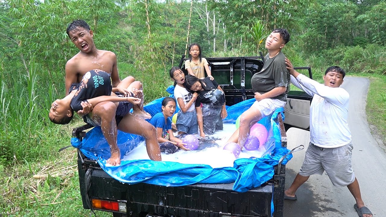 KOLAM BUSA DI ATAS MOBIL PICK UP BERHENTI DI HUTAN PERVT RAMA JADI BESAR