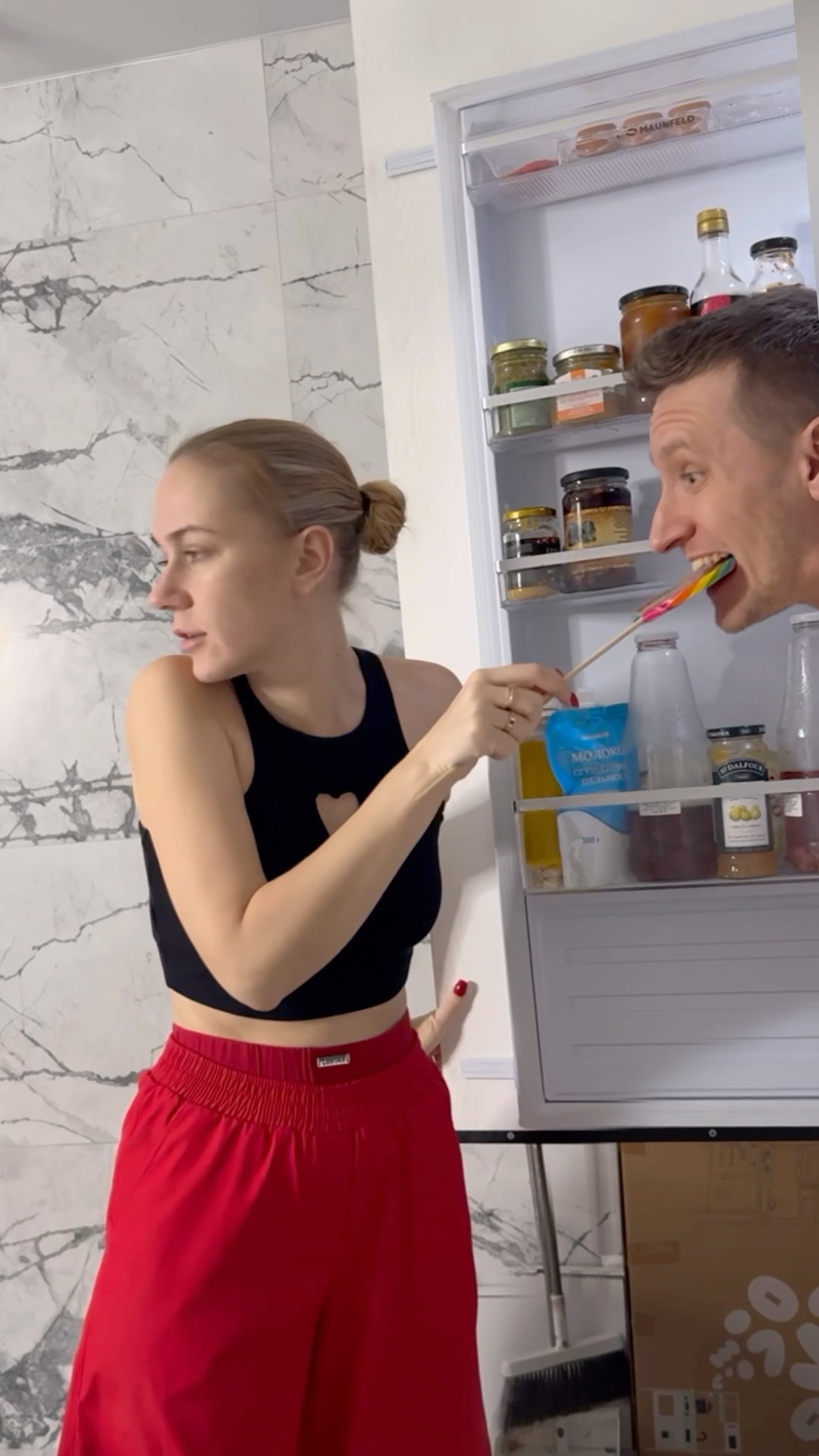 Who will eat the lollipop??