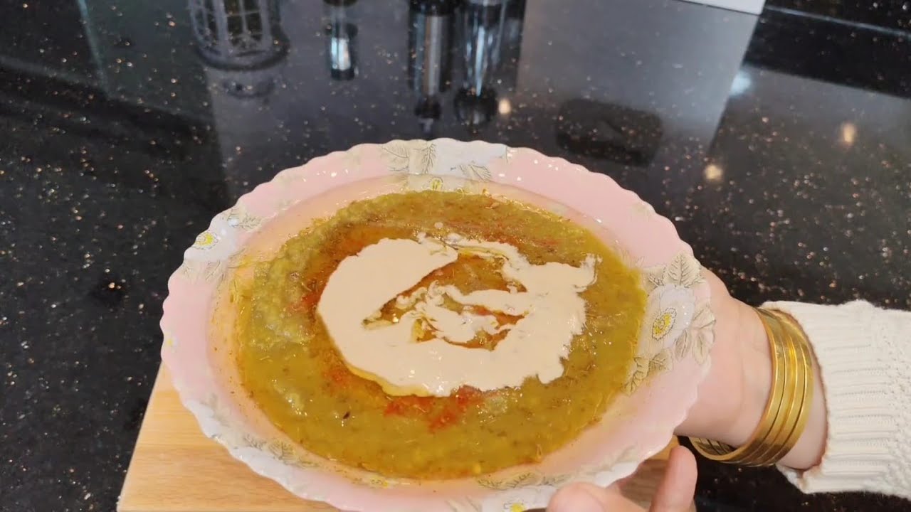 هو انتي لسه من بليل هتنقعيه🤷وكمان بالاربع ساعات علي عين البتوجاز تسويه🤦هي نص ساعة في السحور وهتعمليه