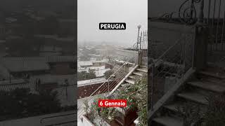 Magnifico VIDEO DA PERUGIA. Epifania con la neve nello stupendo centro storico
