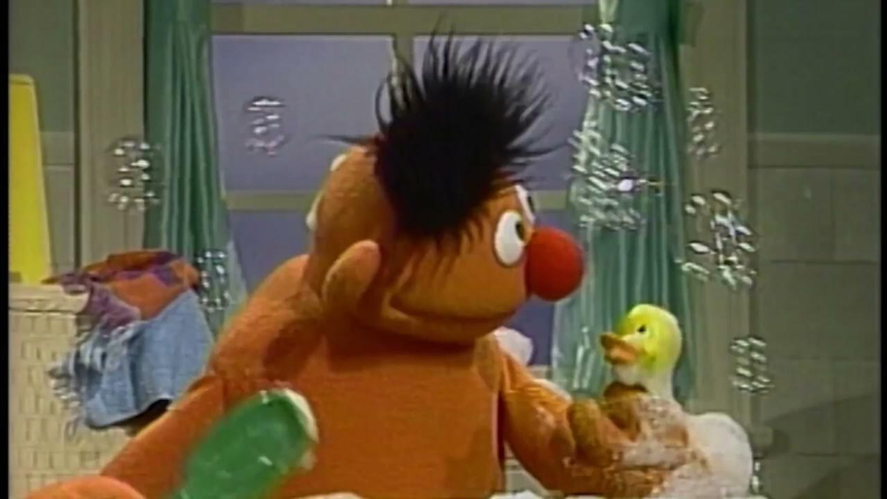 As viagens de Grover (Global Grover) This Is How We Take a Bath