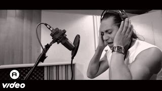 Andinamarka - Mix Travoltoso (Video Oficial) (Álbum Solo Éxitos) chords
