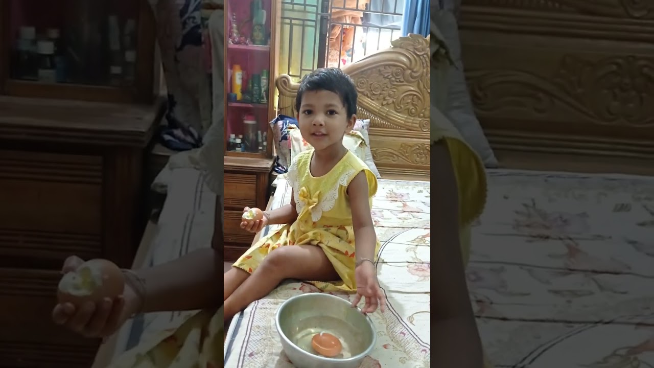 নবো ডিম ছিলতে পারে😂