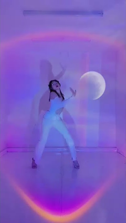 Taeyeon INVU short cover🤍🌙