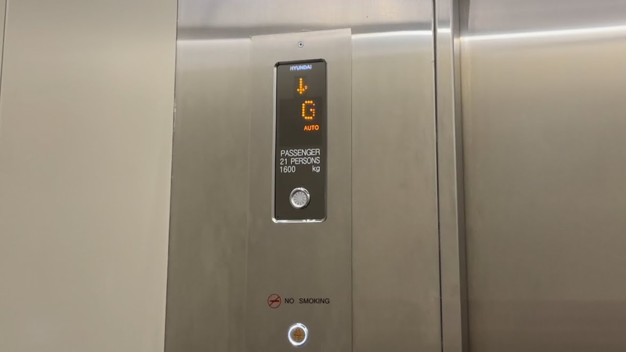 Modded 2000s Hyundai elevator at The Podium, Ortigas, Philippines