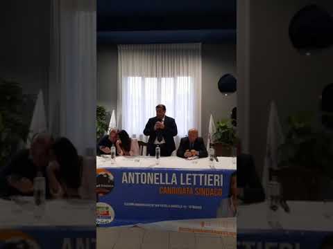 Ministro Fratin a San Felice a C  dalla candidata di Forza Italia Antonella Lettieri