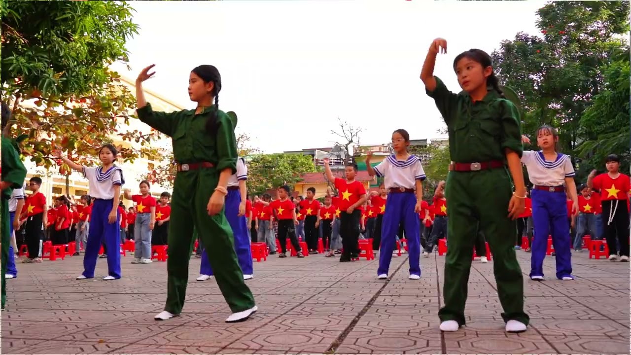 Bài Múa Viết Tiếp Câu Chuyện Hoà Bình Trường Tiểu Học Thị Trấn, Xã Đông Hưng,Tỉnh Hưng Yên