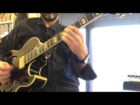 Playing Open triads over Giant Steps