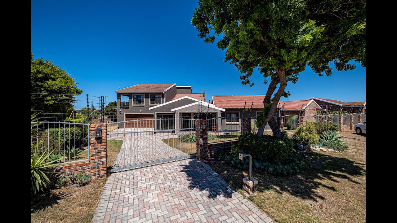 5 bedroom house for sale in Bluewater Bay Pam golding Properties