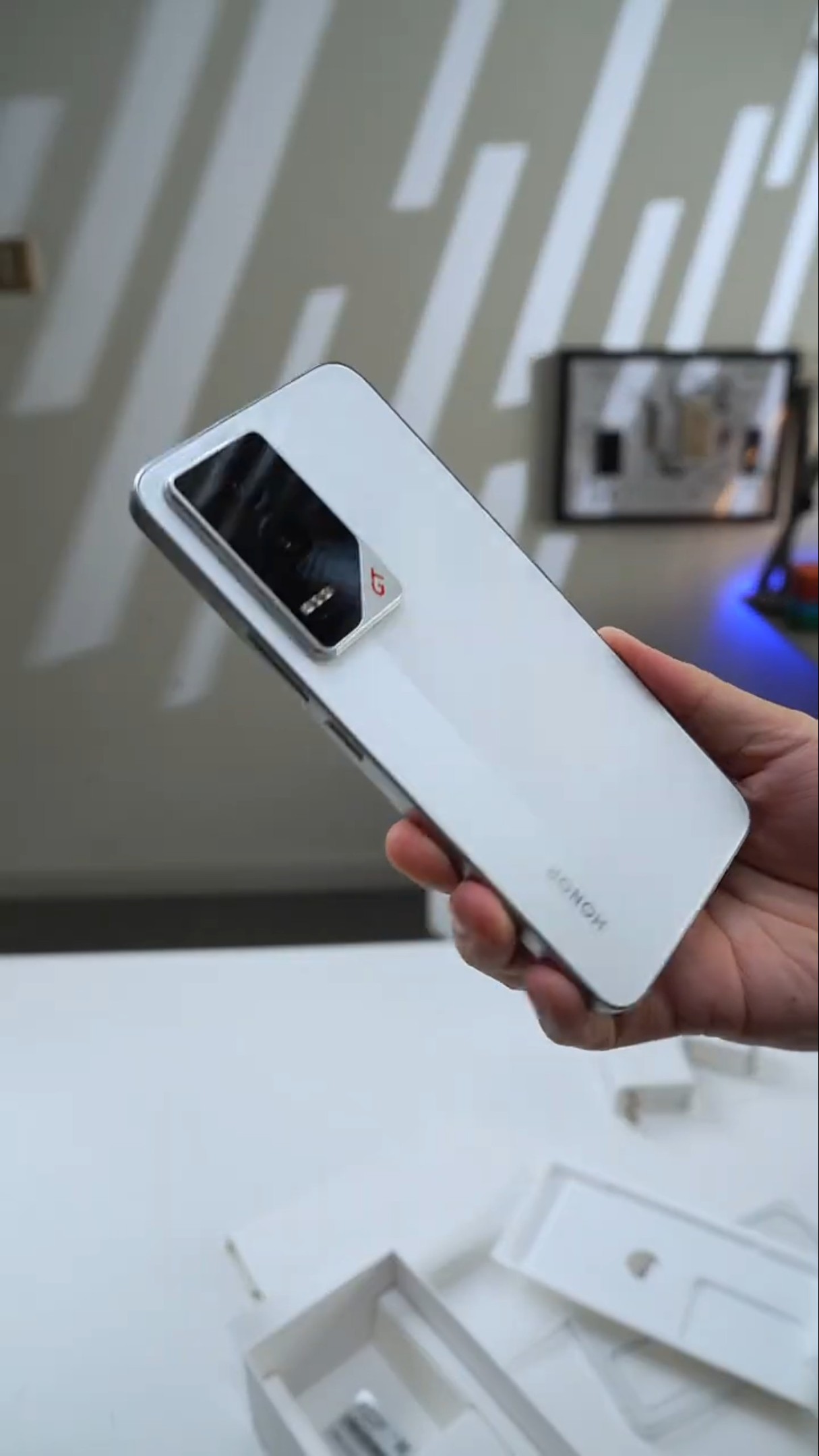 Honor GT immersive unboxing Honor GT gaming phone Honor GT one-click future