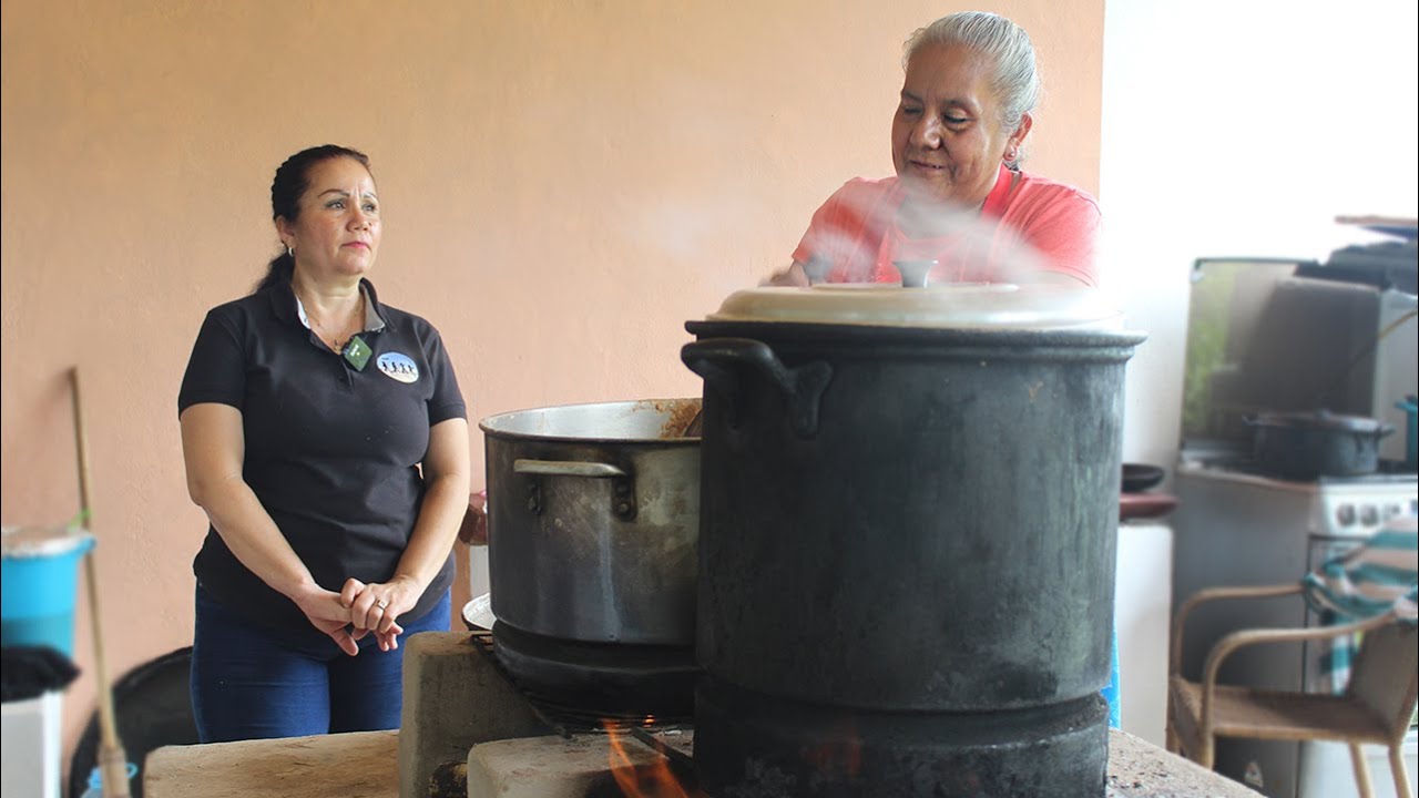 CÓMO ES PREPARAR COMIDA PARA MÁS DE 300 PERSONAS