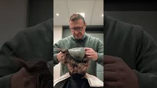 Pose d’un complément capillaire en 1 minute | Institut Falzone – Résultat 100% naturel en Belgique