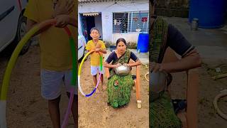 Yah Lo Mummy Mera Lollipop Pakado Main A Raha Hun Resimi