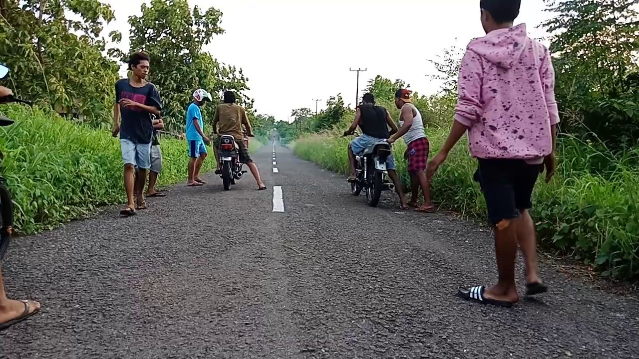  Vidio  balap lucu  A vs E ngakak habis  YouTube